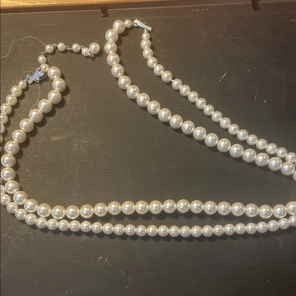 Elegant Cream Pearl Necklace